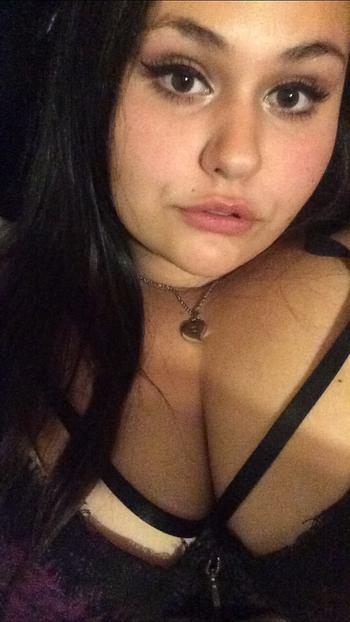 , 19 Latino/Hispanic female escort, Quebec City