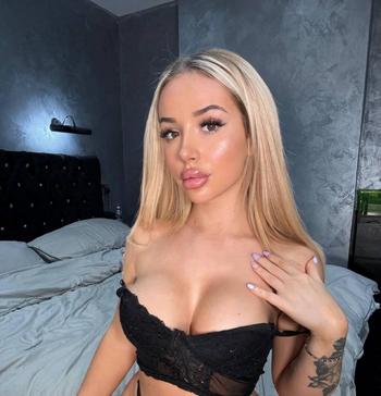 Erika, 21 Caucasian/White female escort, Quebec City