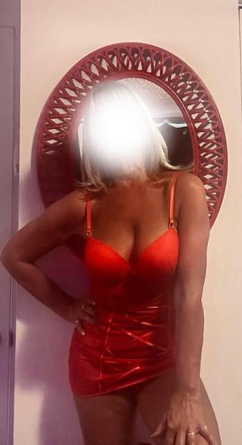 Saphir, 56 Caucasian/White female escort, Quebec City
