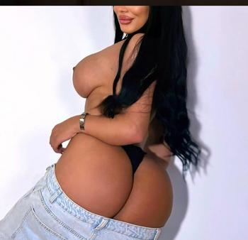 Reyna, 28 Caucasian/White female escort, Quebec City
